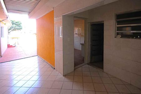 Casa à venda com 280m², 2 quartos e 3 vagas Casa à venda com 280m², 2 quartos e 3 vagasQuintal
