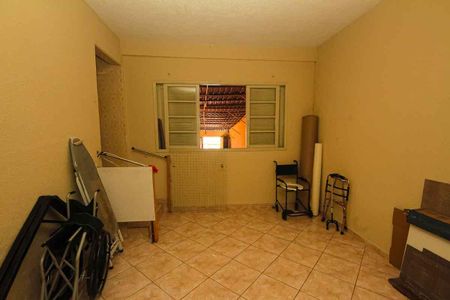 Casa à venda com 280m², 2 quartos e 3 vagas Casa à venda com 280m², 2 quartos e 3 vagasQuarto de Serviço