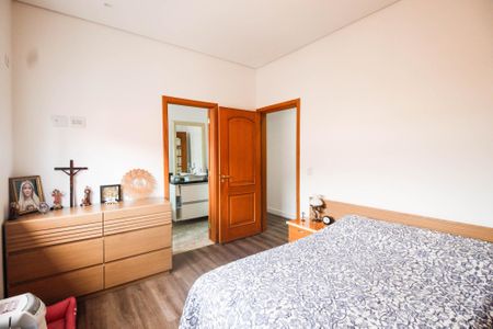 Casa à venda com 350m², 6 quartos e 2 vagas Casa à venda com 350m², 6 quartos e 2 vagasSuíte 2 casa 1