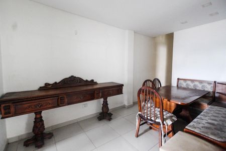 Casa à venda com 350m², 6 quartos e 2 vagas Casa à venda com 350m², 6 quartos e 2 vagasSala casa 2