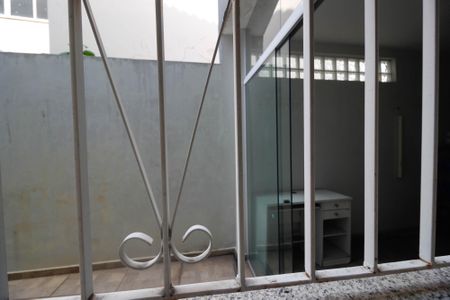 Casa à venda com 350m², 6 quartos e 2 vagas Casa à venda com 350m², 6 quartos e 2 vagasVista casa 2