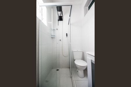 Casa à venda com 350m², 6 quartos e 2 vagas Casa à venda com 350m², 6 quartos e 2 vagasSuíte Banheiro Casa 2