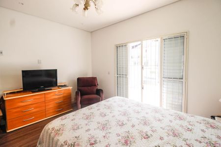 Casa à venda com 350m², 6 quartos e 2 vagas Casa à venda com 350m², 6 quartos e 2 vagasSuíte casa 1