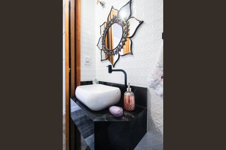 Casa à venda com 350m², 6 quartos e 2 vagas Casa à venda com 350m², 6 quartos e 2 vagasLavabo casa 1