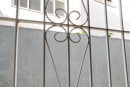 Casa à venda com 350m², 6 quartos e 2 vagas Casa à venda com 350m², 6 quartos e 2 vagasVista casa 2