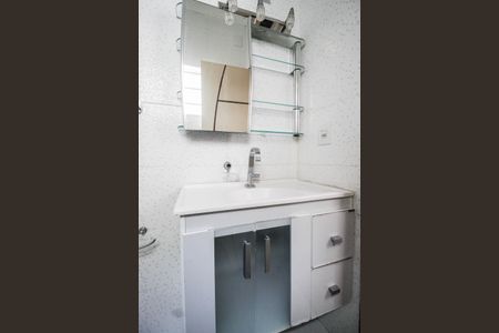 Casa à venda com 350m², 6 quartos e 2 vagas Casa à venda com 350m², 6 quartos e 2 vagasSuíte Banheiro Casa 2