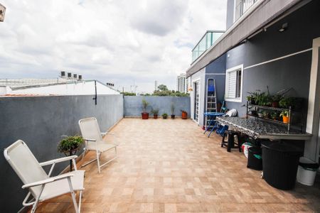 Casa à venda com 350m², 6 quartos e 2 vagas Casa à venda com 350m², 6 quartos e 2 vagasQuintal casa 1