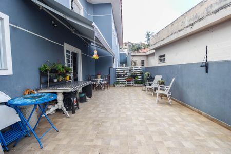 Casa à venda com 350m², 6 quartos e 2 vagas Casa à venda com 350m², 6 quartos e 2 vagasQuintal casa 1