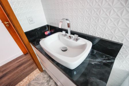 Casa à venda com 350m², 6 quartos e 2 vagas Casa à venda com 350m², 6 quartos e 2 vagasSuíte 3 Banheiro casa 1