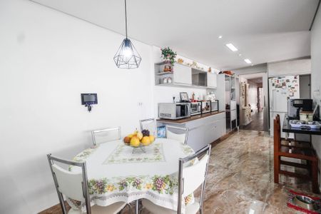 Casa à venda com 350m², 6 quartos e 2 vagas Casa à venda com 350m², 6 quartos e 2 vagasCozinha casa 1