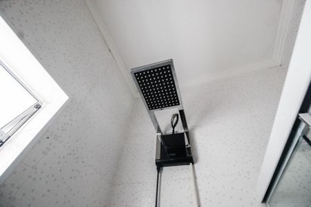 Casa à venda com 350m², 6 quartos e 2 vagas Casa à venda com 350m², 6 quartos e 2 vagasSuíte Banheiro Casa 2