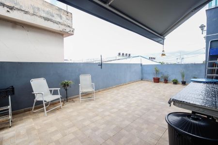 Casa à venda com 350m², 6 quartos e 2 vagas Casa à venda com 350m², 6 quartos e 2 vagasQuintal casa 1