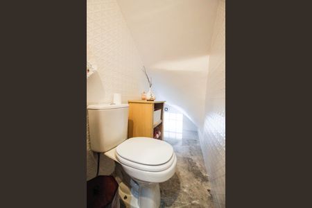 Casa à venda com 350m², 6 quartos e 2 vagas Casa à venda com 350m², 6 quartos e 2 vagasLavabo casa 1