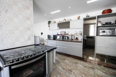 Casa à venda com 350m², 6 quartos e 2 vagas Casa à venda com 350m², 6 quartos e 2 vagasCozinha casa 1