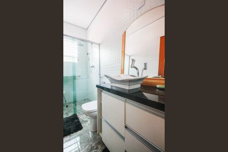 Casa à venda com 350m², 6 quartos e 2 vagas Casa à venda com 350m², 6 quartos e 2 vagasSuíte Banheiro casa 1