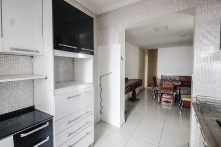 Casa à venda com 350m², 6 quartos e 2 vagas Casa à venda com 350m², 6 quartos e 2 vagasCozinha casa 2