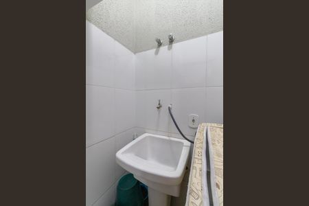 Casa de condomínio à venda com 71m², 2 quartos e 1 vagaÁrea de Serviço