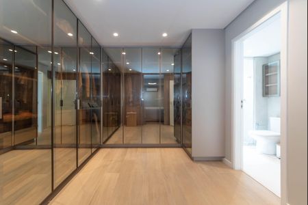 Apartamento à venda com 110m², 2 quartos e 2 vagasSuíte - Closet