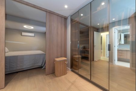 Apartamento à venda com 110m², 2 quartos e 2 vagasSuíte - Closet