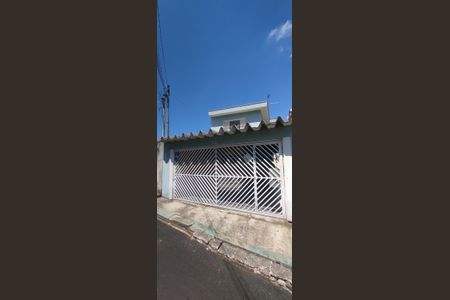 Casa à venda com 253m², 3 quartos e 2 vagasFachada