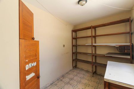 Casa à venda com 253m², 3 quartos e 2 vagasQuarto de Serviço