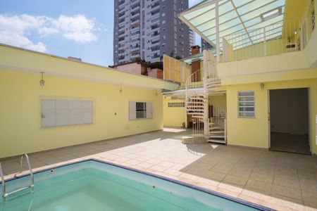 Casa para alugar com 300m², 4 quartos e 4 vagasQuintal