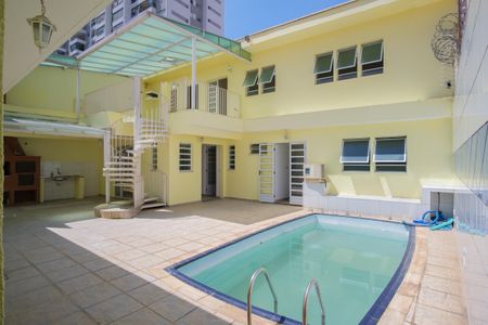 Casa para alugar com 300m², 4 quartos e 4 vagasQuintal