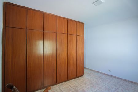 Casa para alugar com 300m², 4 quartos e 4 vagasSuíte