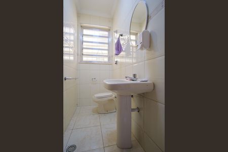 Casa para alugar com 300m², 4 quartos e 4 vagasLavabo