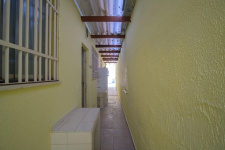 Casa para alugar com 300m², 4 quartos e 4 vagasCorredor lateral