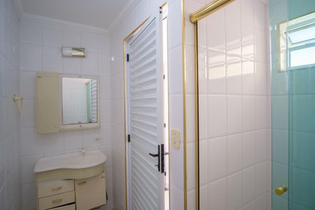 Casa para alugar com 300m², 4 quartos e 4 vagasBanheiro de serviço
