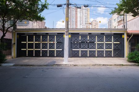 Casa para alugar com 300m², 4 quartos e 4 vagasFachada