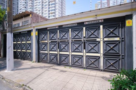 Casa para alugar com 300m², 4 quartos e 4 vagasFachada