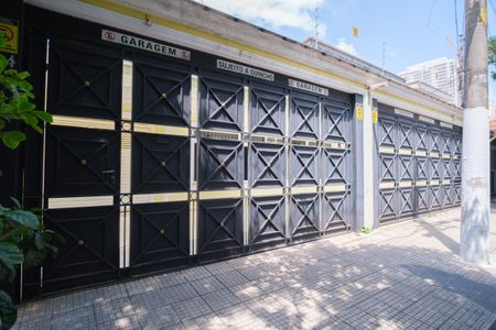 Casa para alugar com 300m², 4 quartos e 4 vagasFachada