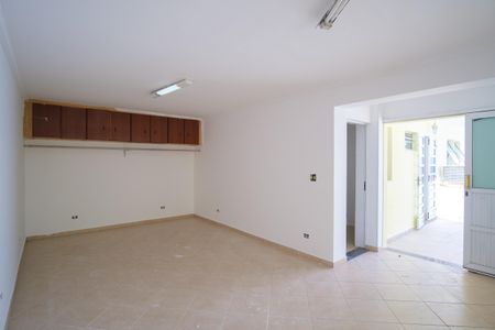 Casa para alugar com 300m², 4 quartos e 4 vagasEdícula Salão 1