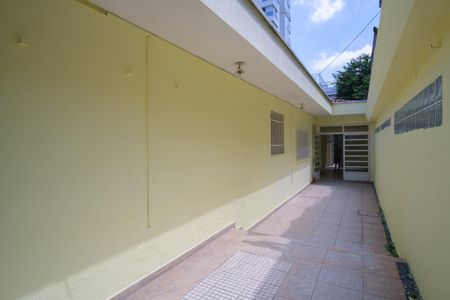 Casa para alugar com 300m², 4 quartos e 4 vagasQuintal