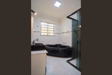 Casa para alugar com 300m², 4 quartos e 4 vagasBanheiro da Suíte