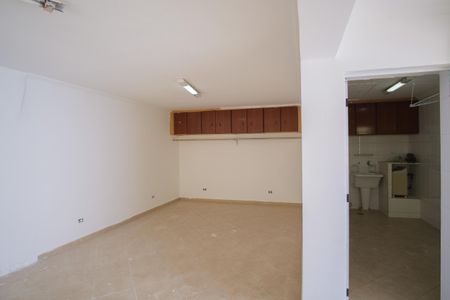 Casa para alugar com 300m², 4 quartos e 4 vagasEdícula Salão 1