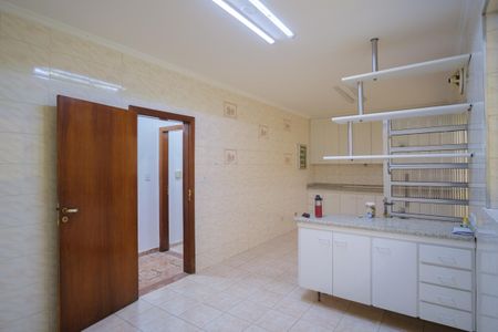 Casa para alugar com 300m², 4 quartos e 4 vagasCozinha
