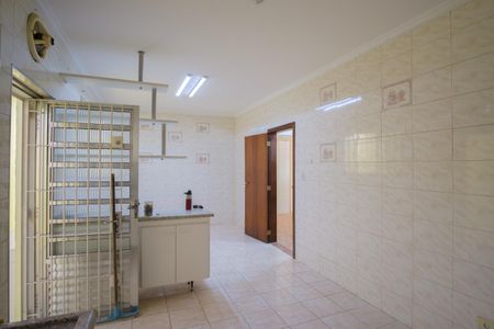 Casa para alugar com 300m², 4 quartos e 4 vagasCozinha