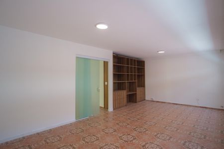 Casa para alugar com 300m², 4 quartos e 4 vagasSala