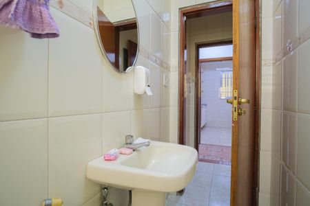 Casa para alugar com 300m², 4 quartos e 4 vagasLavabo