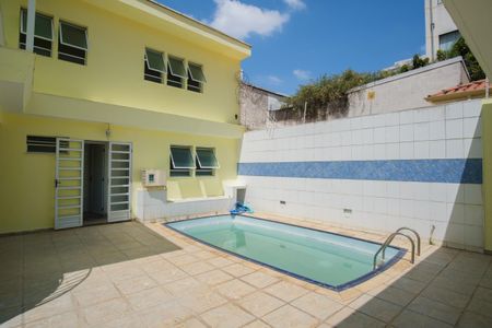 Casa para alugar com 300m², 4 quartos e 4 vagasQuintal