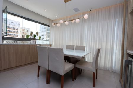 Apartamento à venda com 86m², 2 quartos e 2 vagasSala