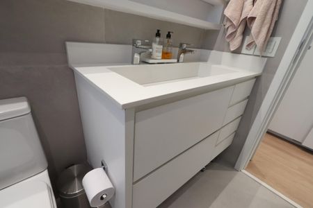 Apartamento à venda com 86m², 2 quartos e 2 vagasBanheiro da Suíte 1