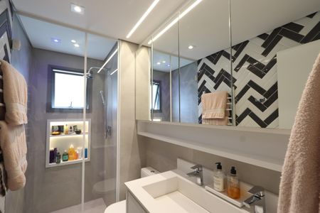 Apartamento à venda com 86m², 2 quartos e 2 vagasBanheiro da Suíte 1