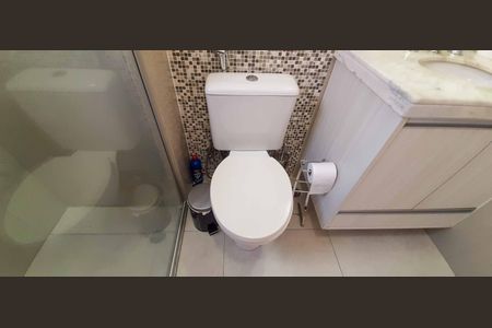 Apartamento à venda com 74m², 3 quartos e 1 vaga Apartamento à venda com 74m², 3 quartos e 1 vagaBanheiro da Suíte