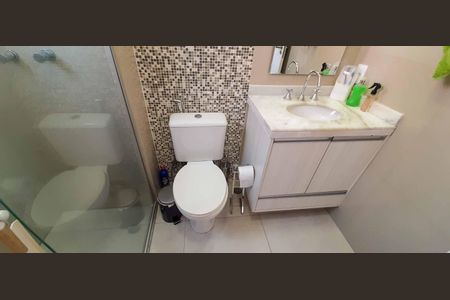 Apartamento à venda com 74m², 3 quartos e 1 vaga Apartamento à venda com 74m², 3 quartos e 1 vagaBanheiro da Suíte