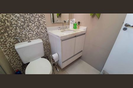 Apartamento à venda com 74m², 3 quartos e 1 vaga Apartamento à venda com 74m², 3 quartos e 1 vagaBanheiro da Suíte