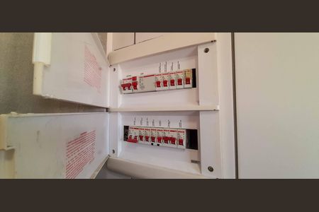 Apartamento à venda com 74m², 3 quartos e 1 vaga Apartamento à venda com 74m², 3 quartos e 1 vagaQuadro de Luz